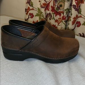 Dansko Oil Rubbed brown suede Clogs 37